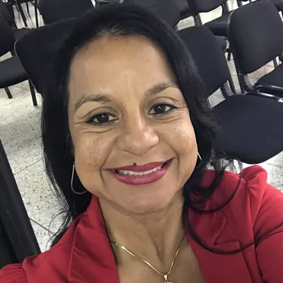 Elsy Solimar Rodríguez Yovera, Docente Oro